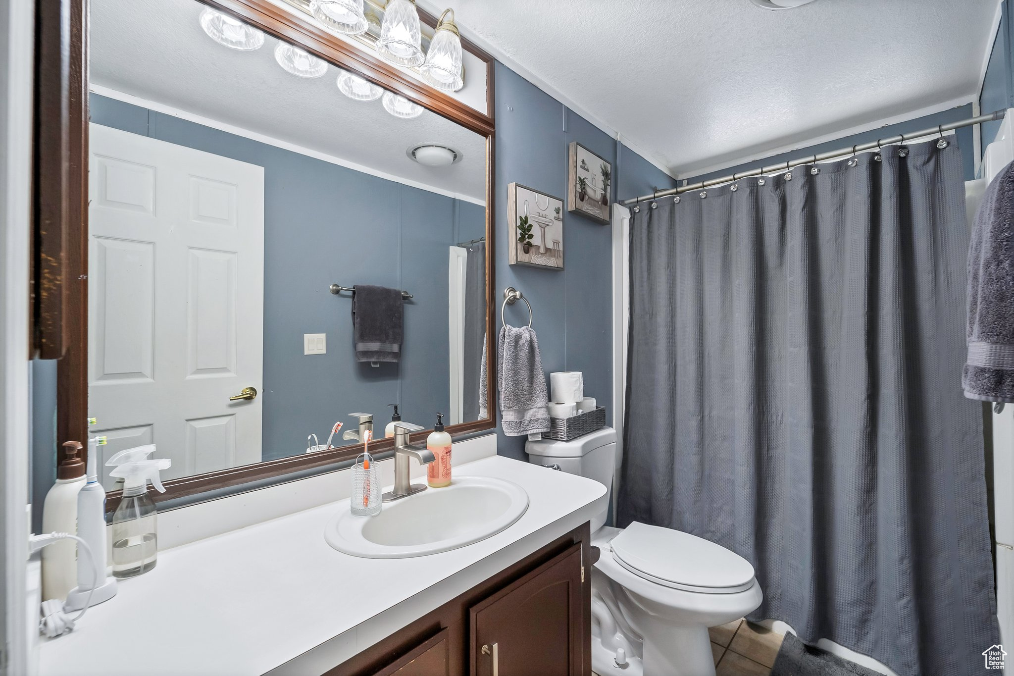 253 GUENEVERE ST #209