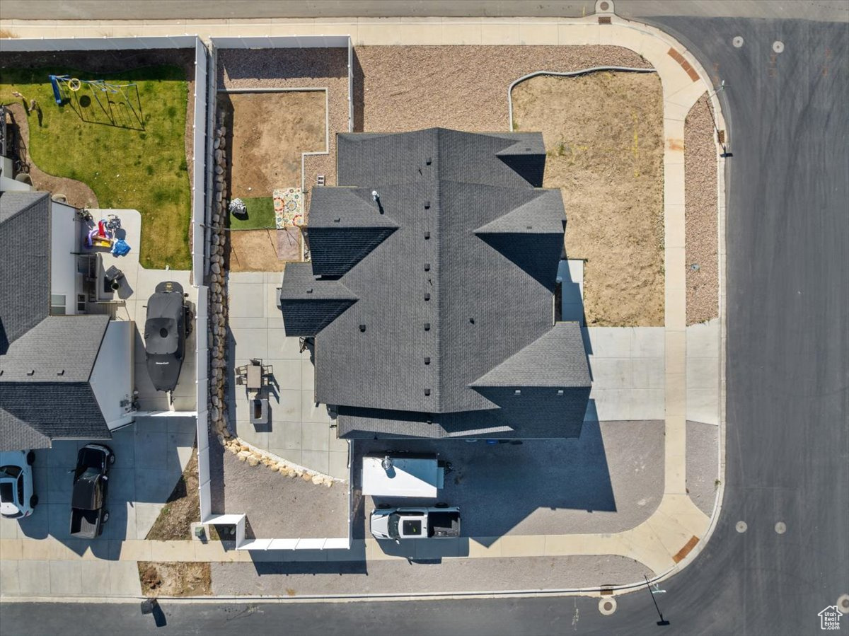 412 N HAWTHORN DR