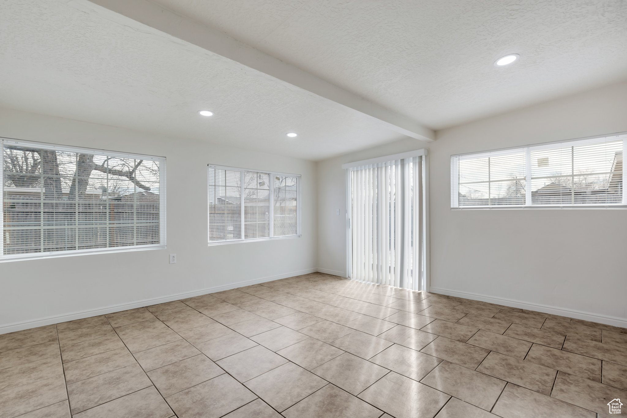 2811 S 3095 W