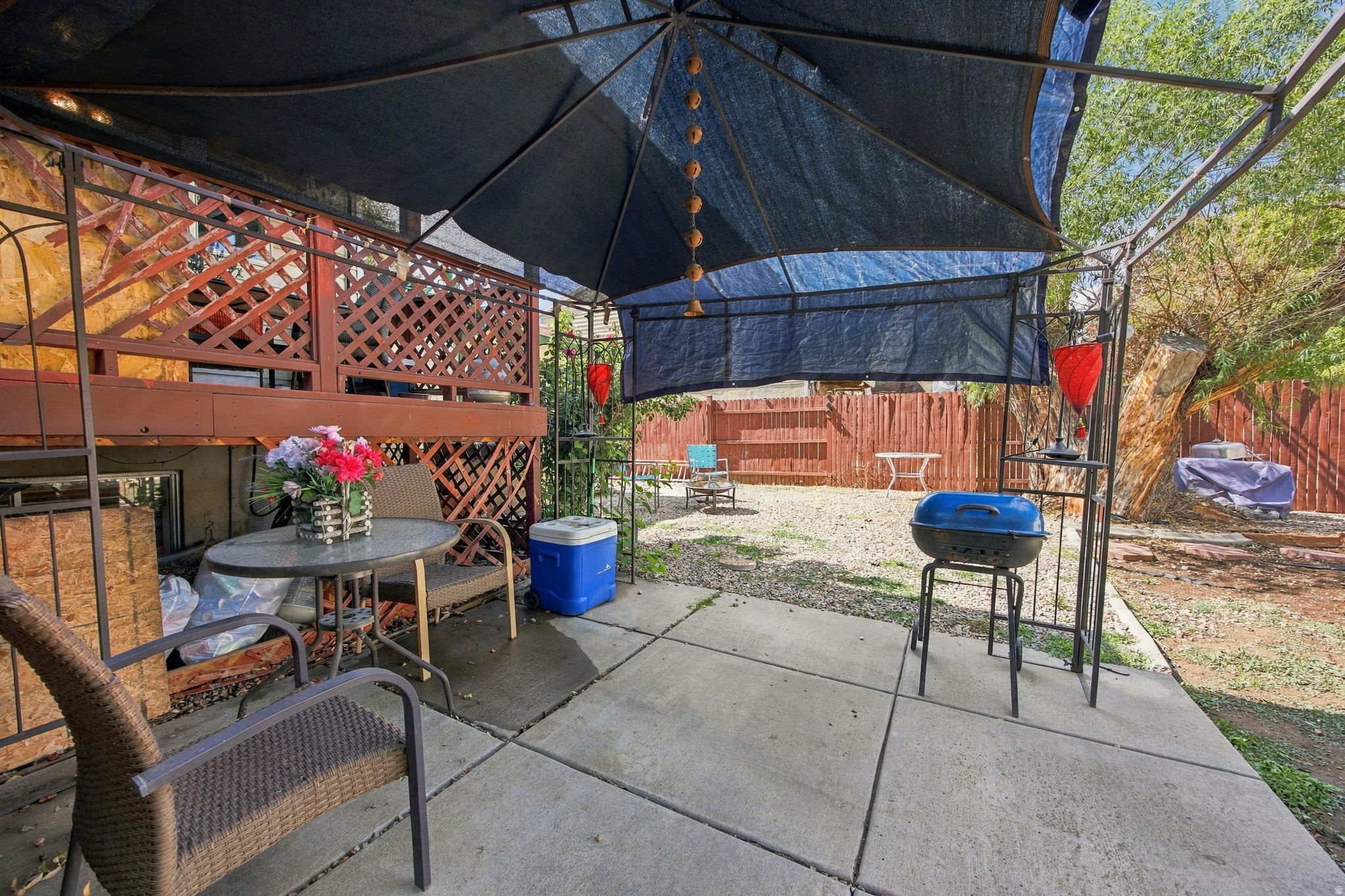 1466 W TWIN OAKS DR