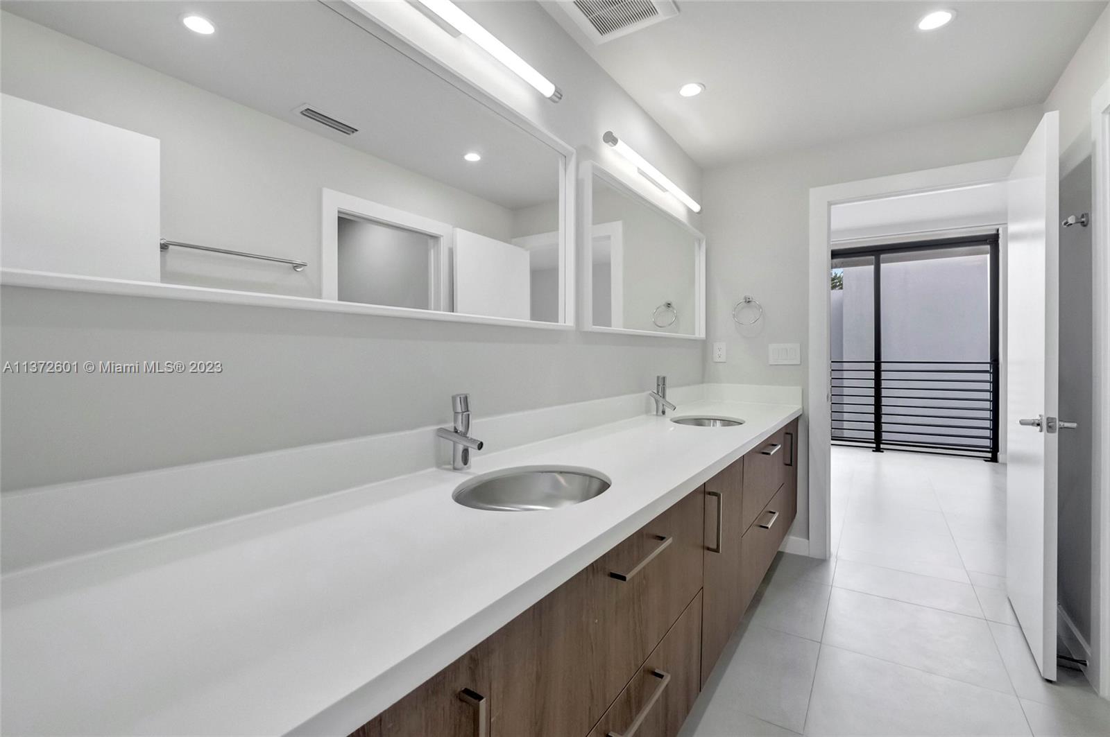 8630 Arboretum Ln