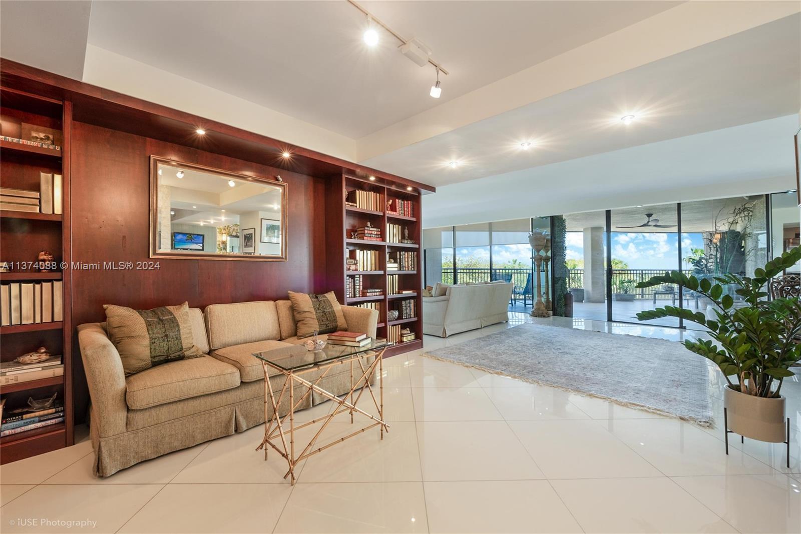 2901 S Bayshore Dr Unit: 3BC