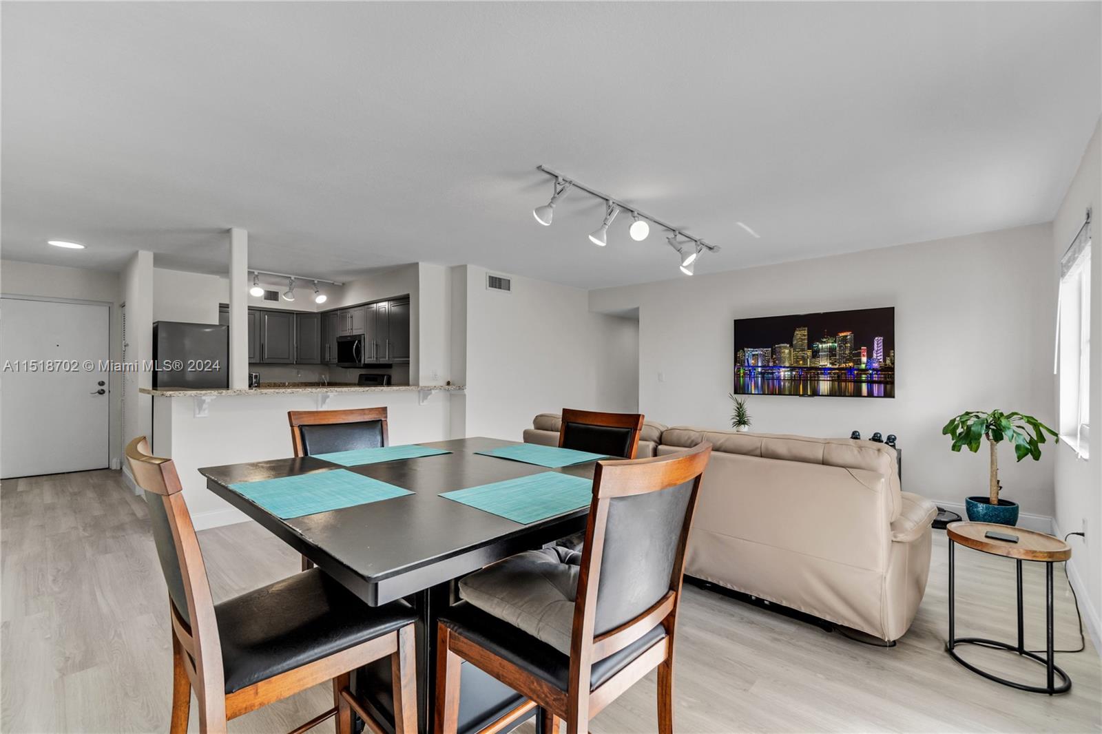 1 Alhambra Cir # 306