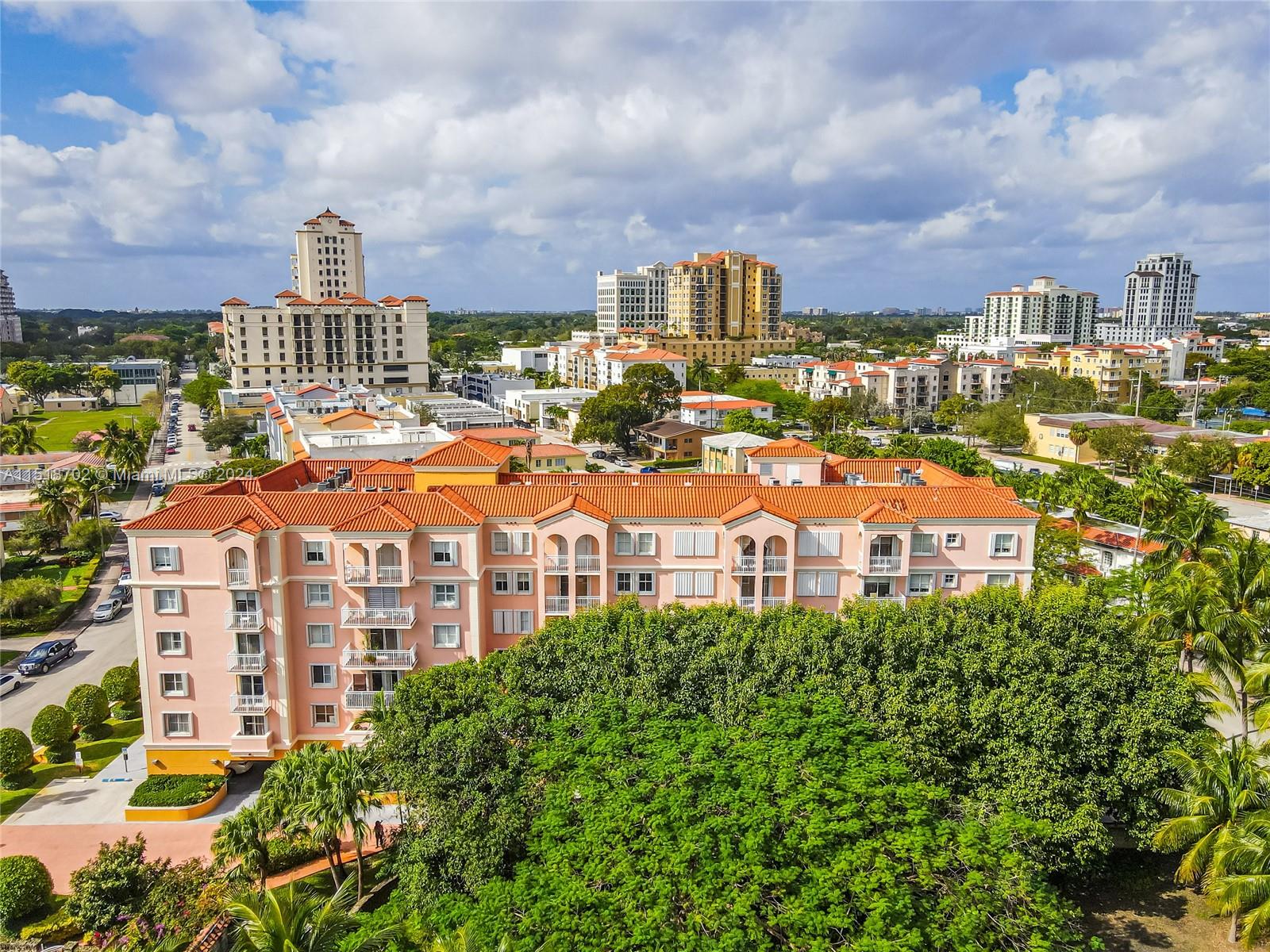 1 Alhambra Cir # 306