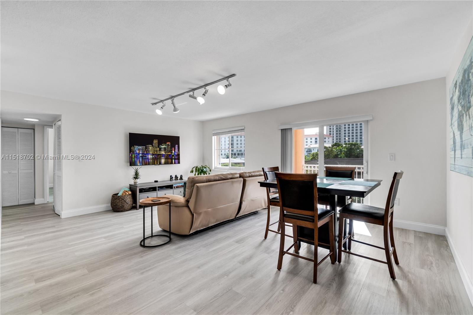 1 Alhambra Cir # 306