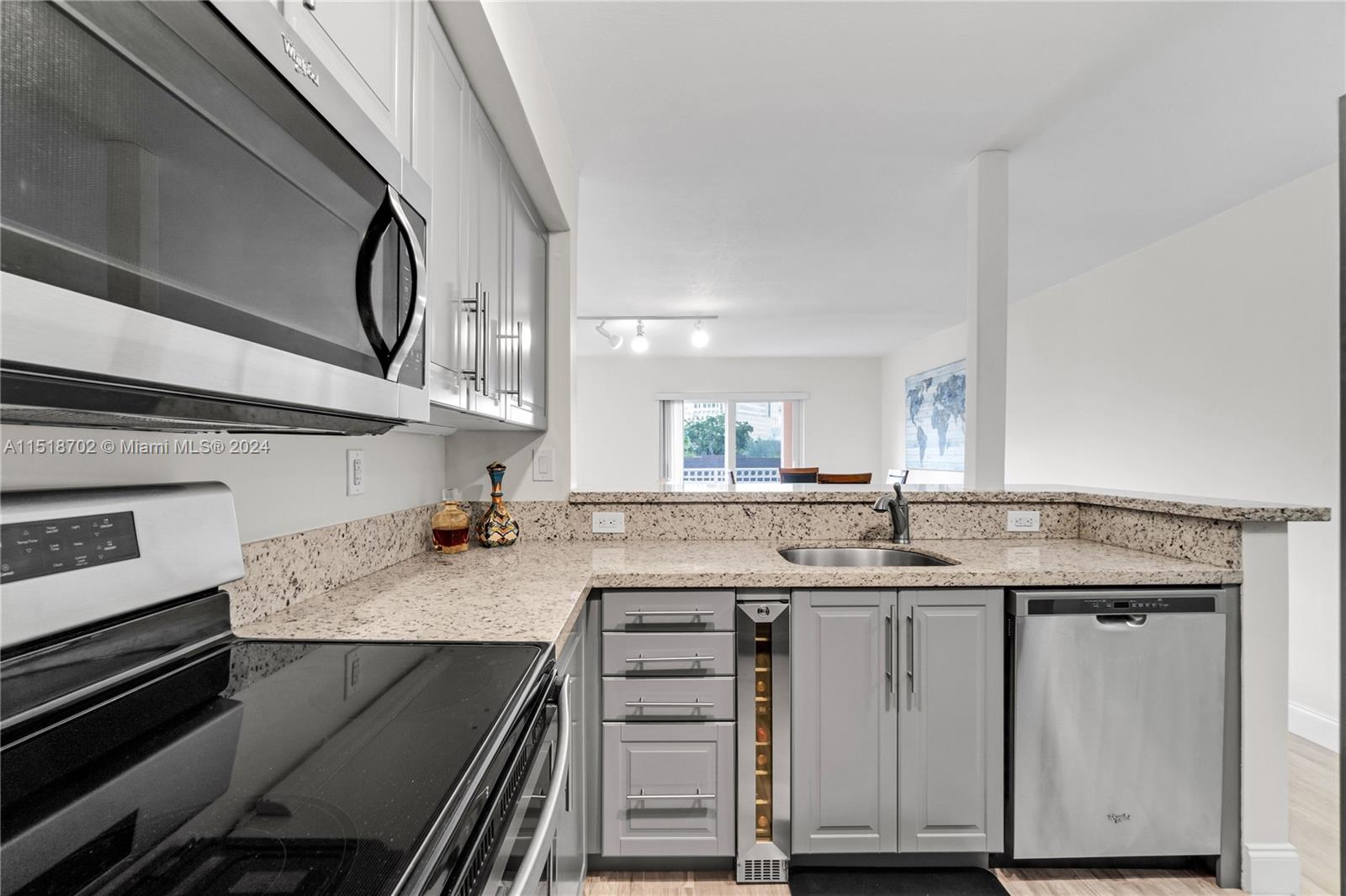1 Alhambra Cir # 306
