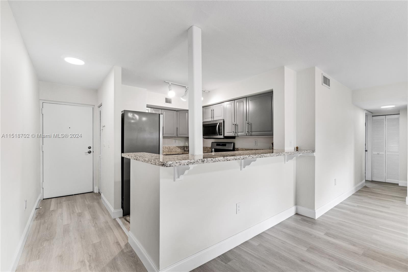 1 Alhambra Cir # 306