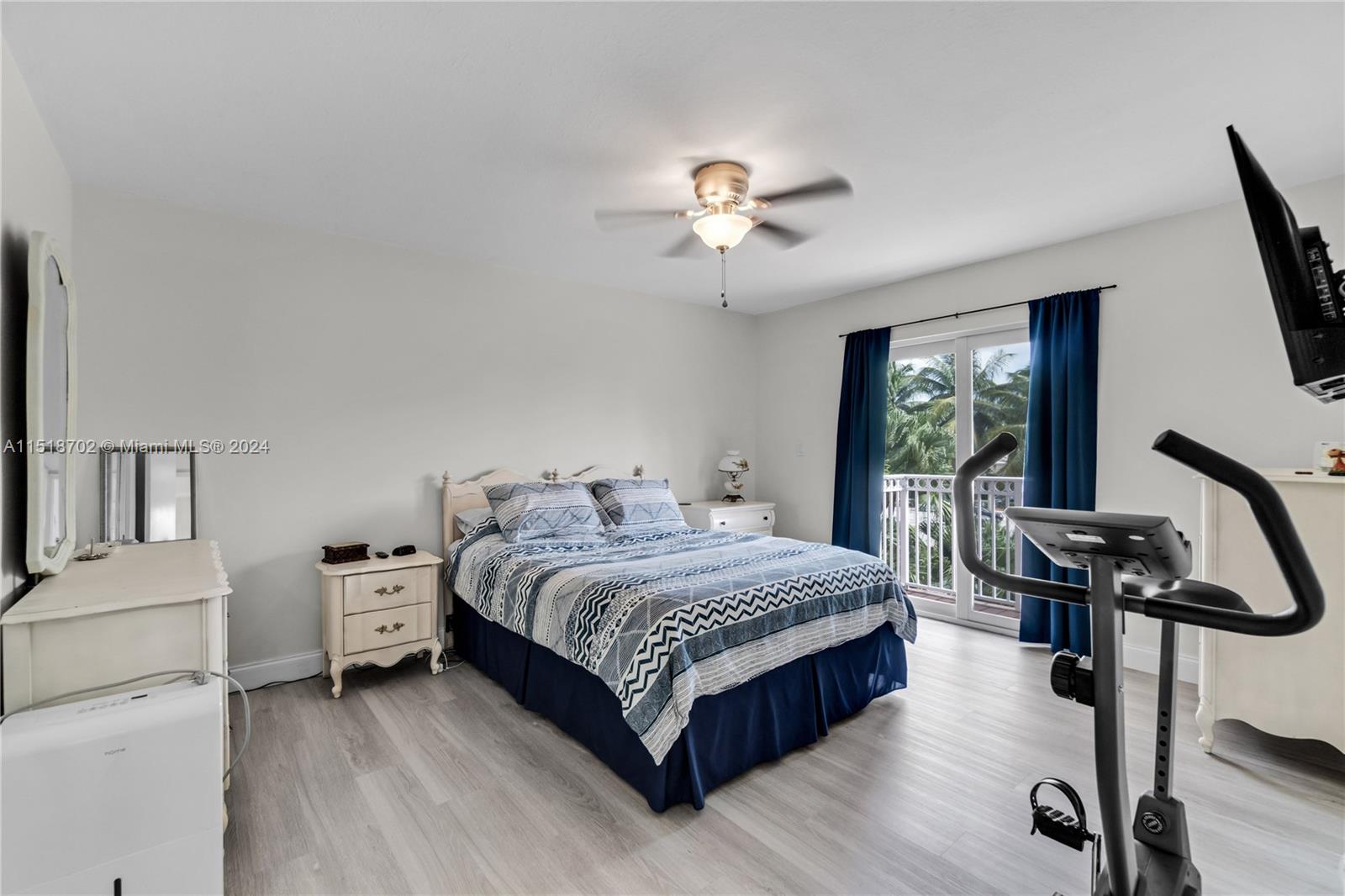 1 Alhambra Cir # 306