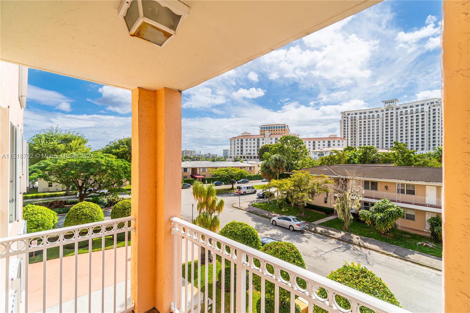 1 Alhambra Cir # 306