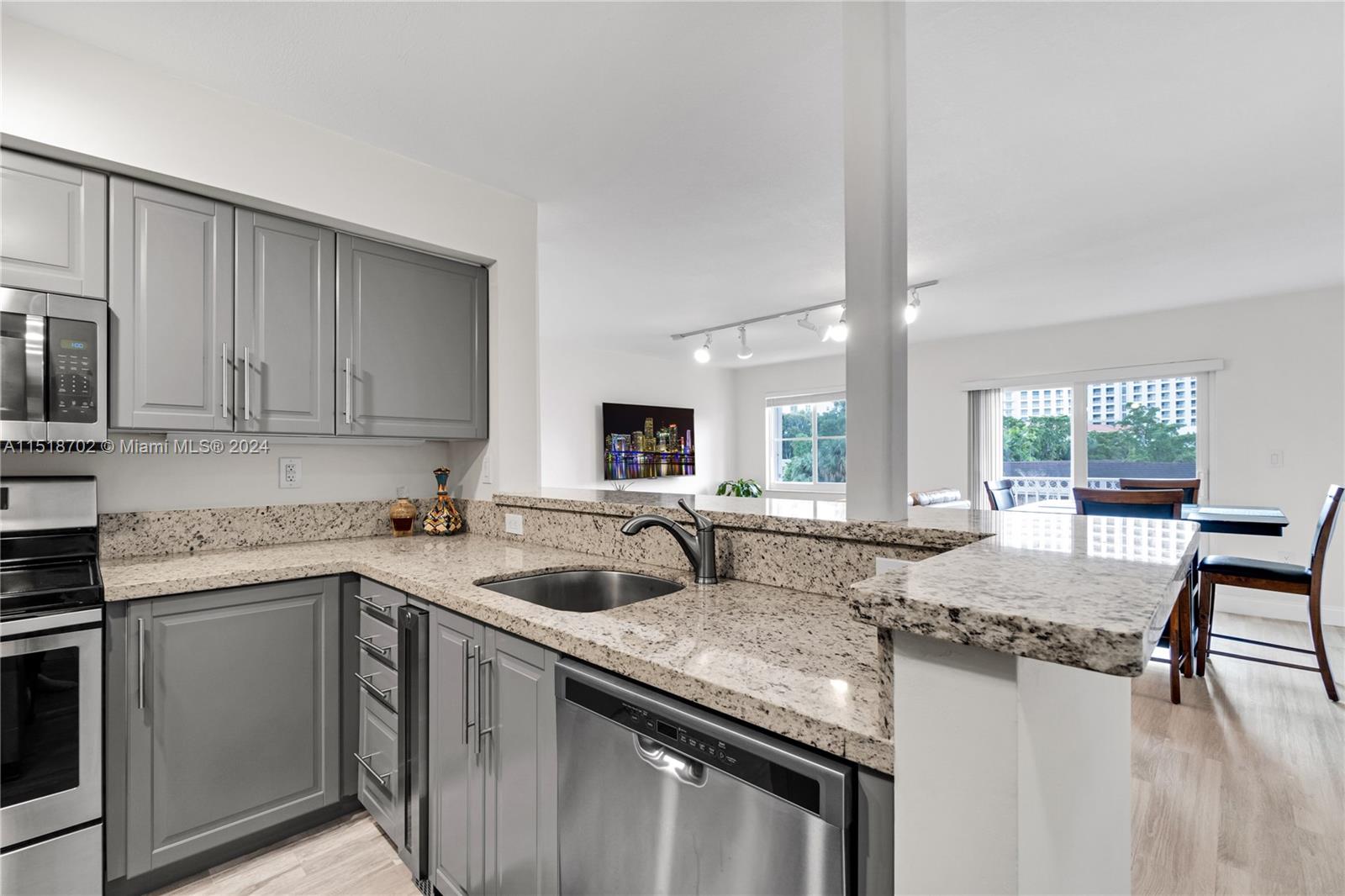 1 Alhambra Cir # 306