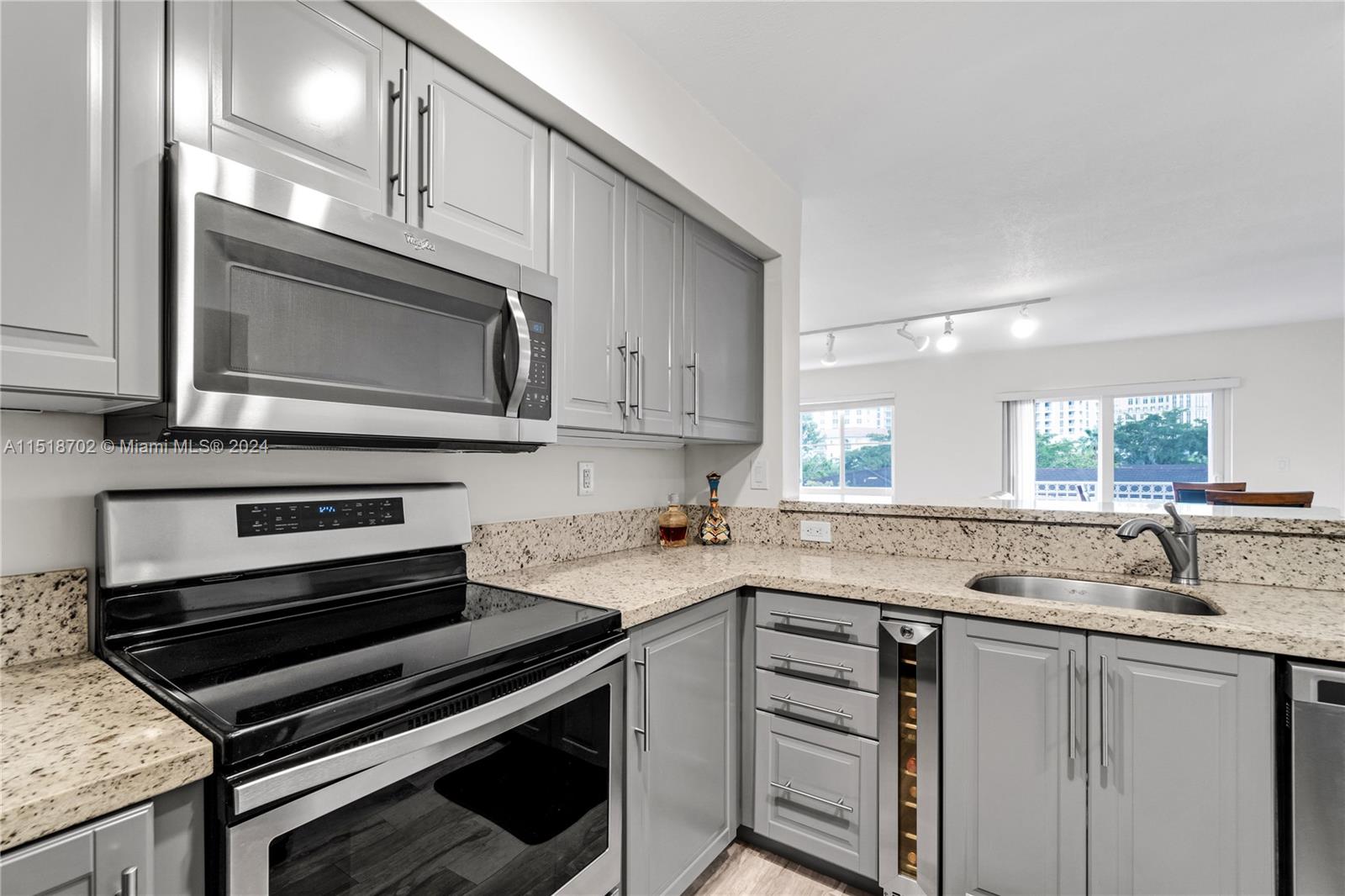 1 Alhambra Cir # 306