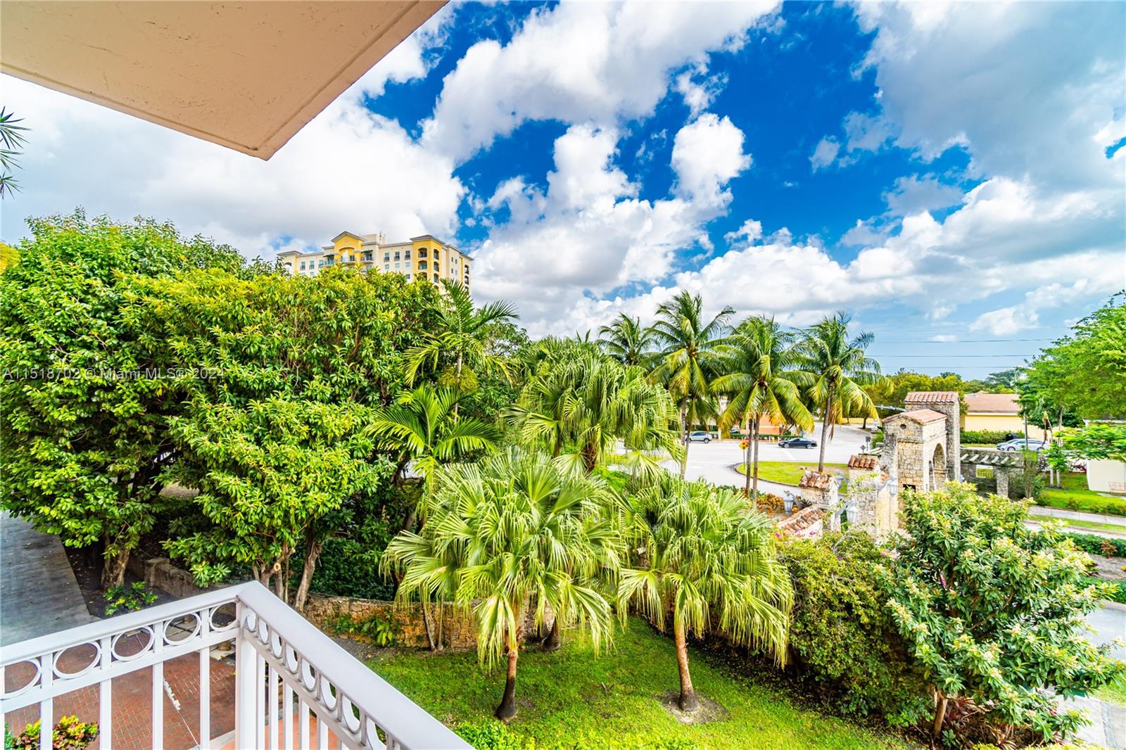 1 Alhambra Cir # 306