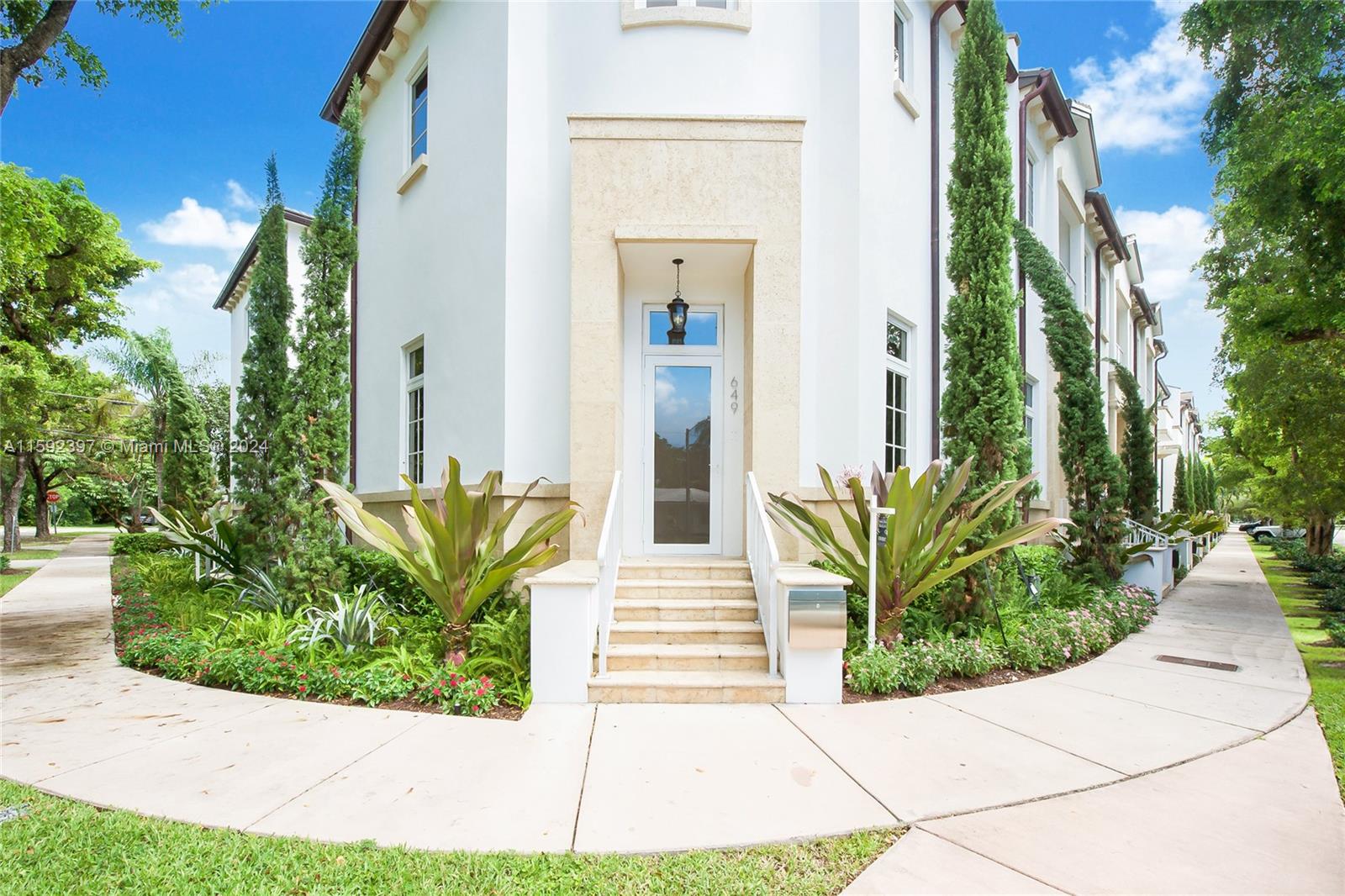 649 Santander Ave