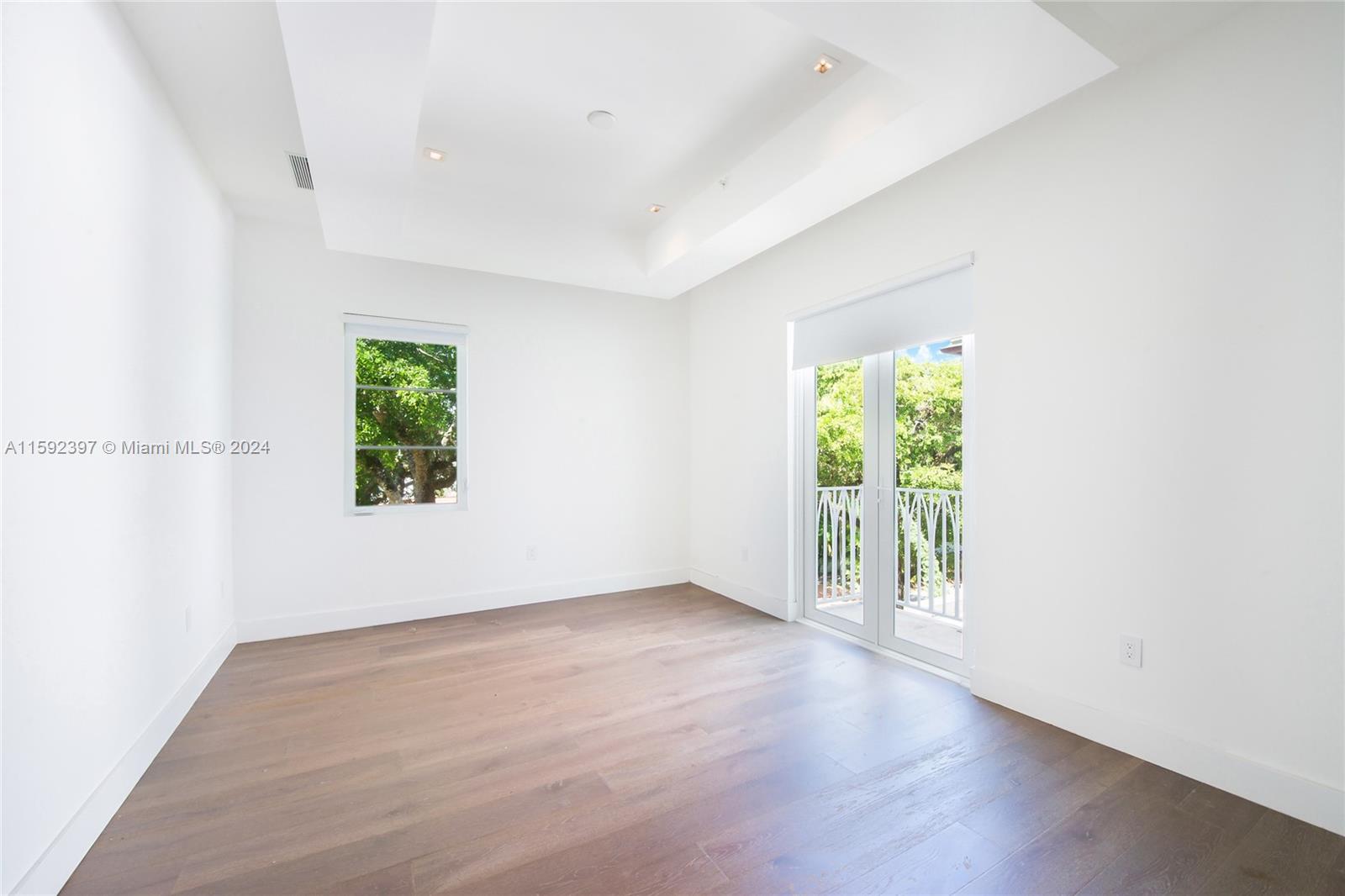 649 Santander Ave