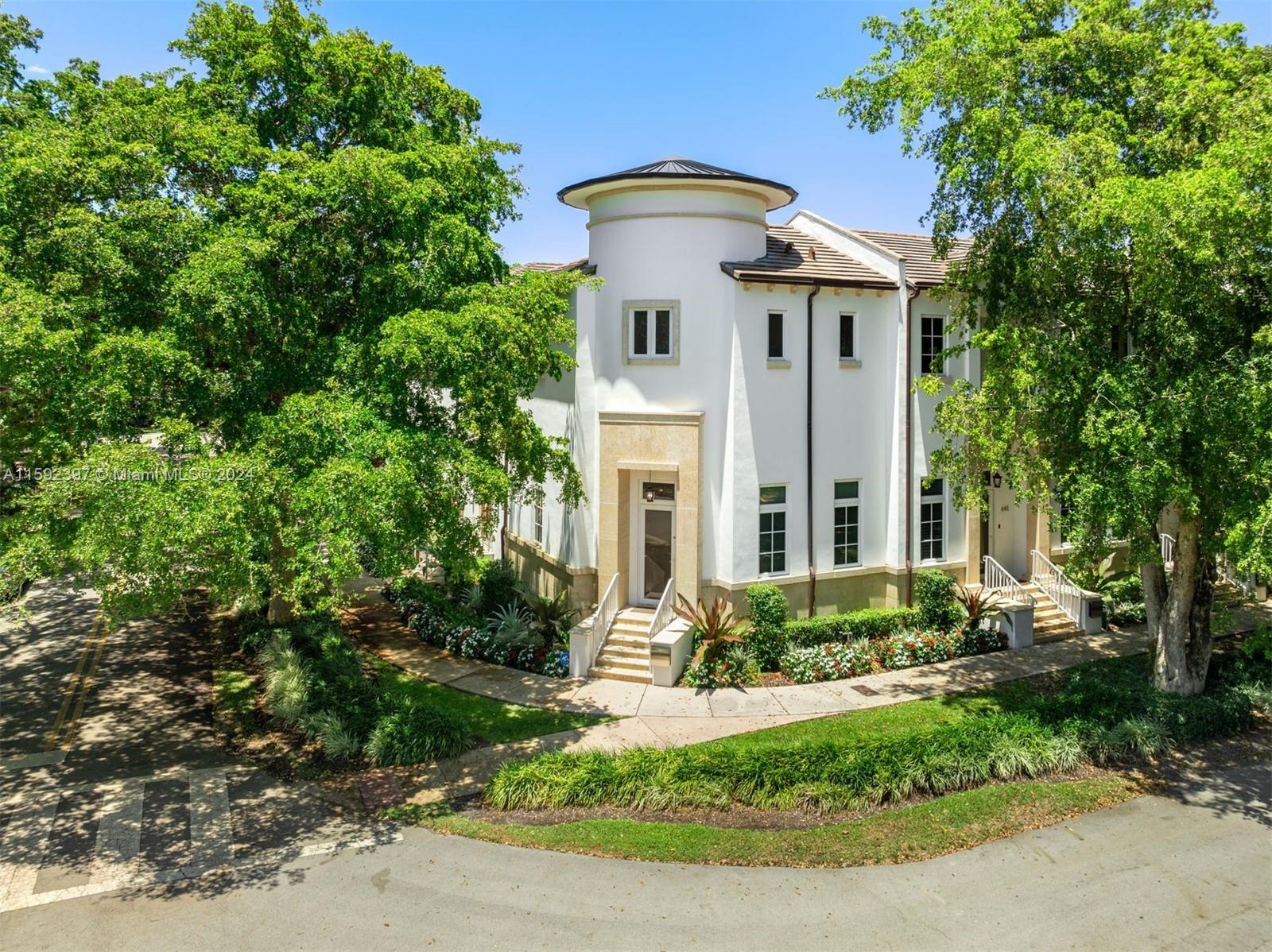649 Santander Ave