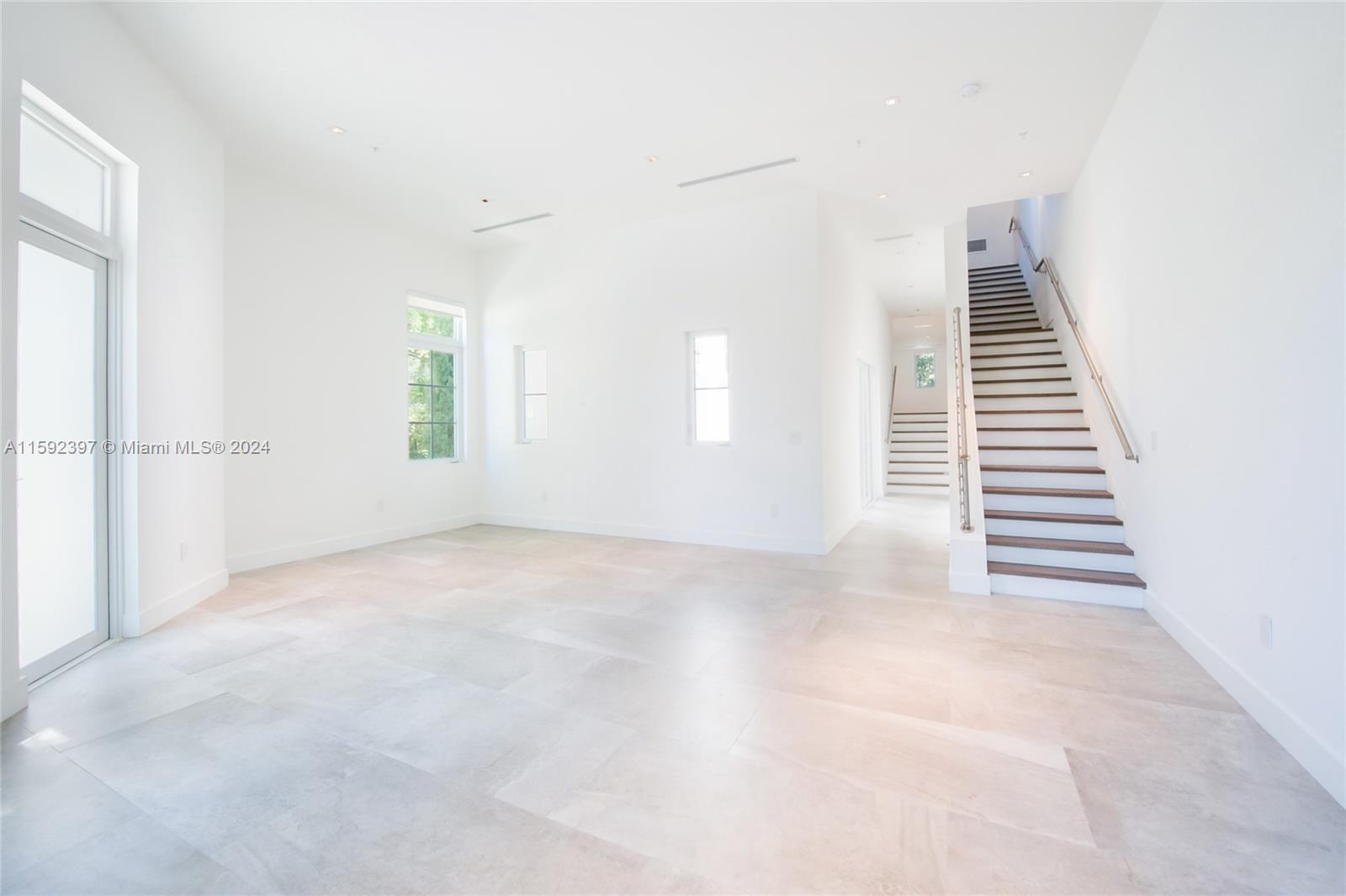 649 Santander Ave