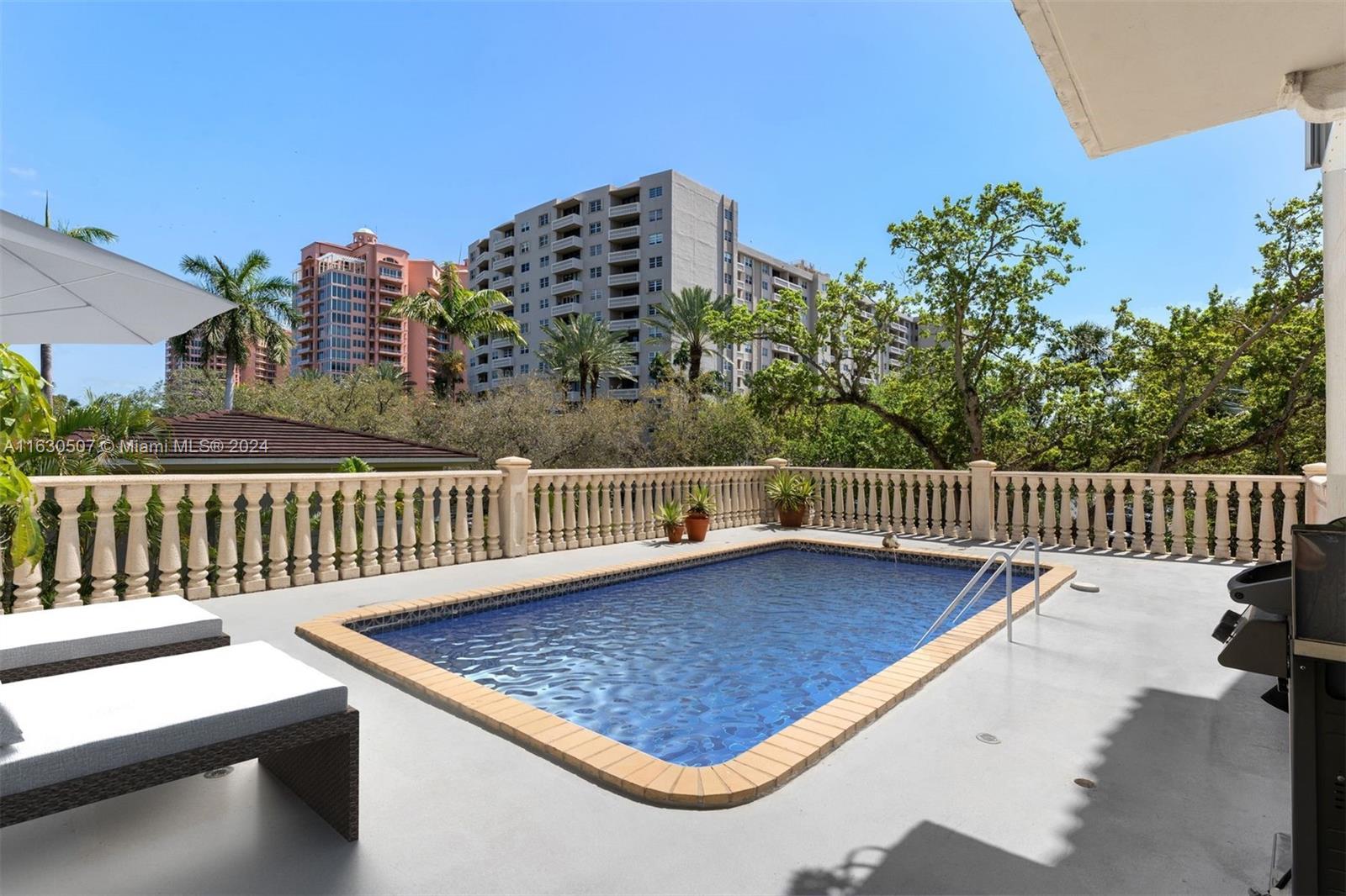 111 Edgewater Dr # 2A
