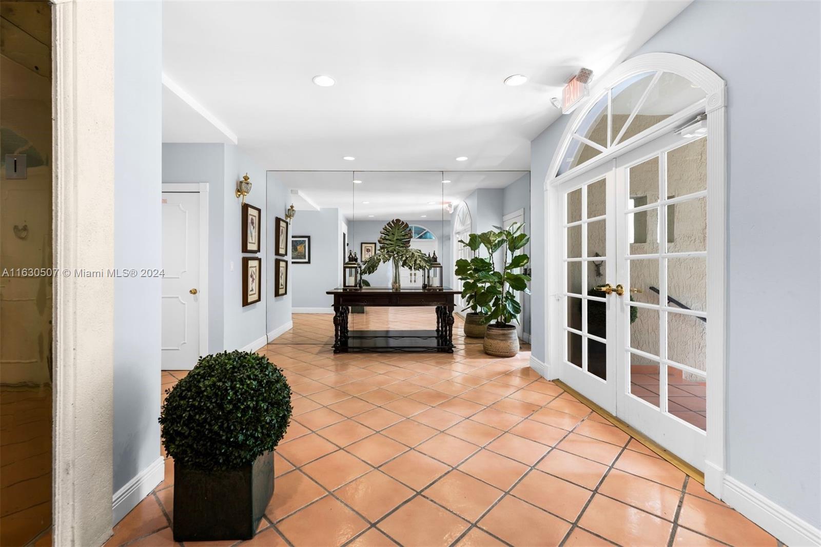 111 Edgewater Dr # 2A