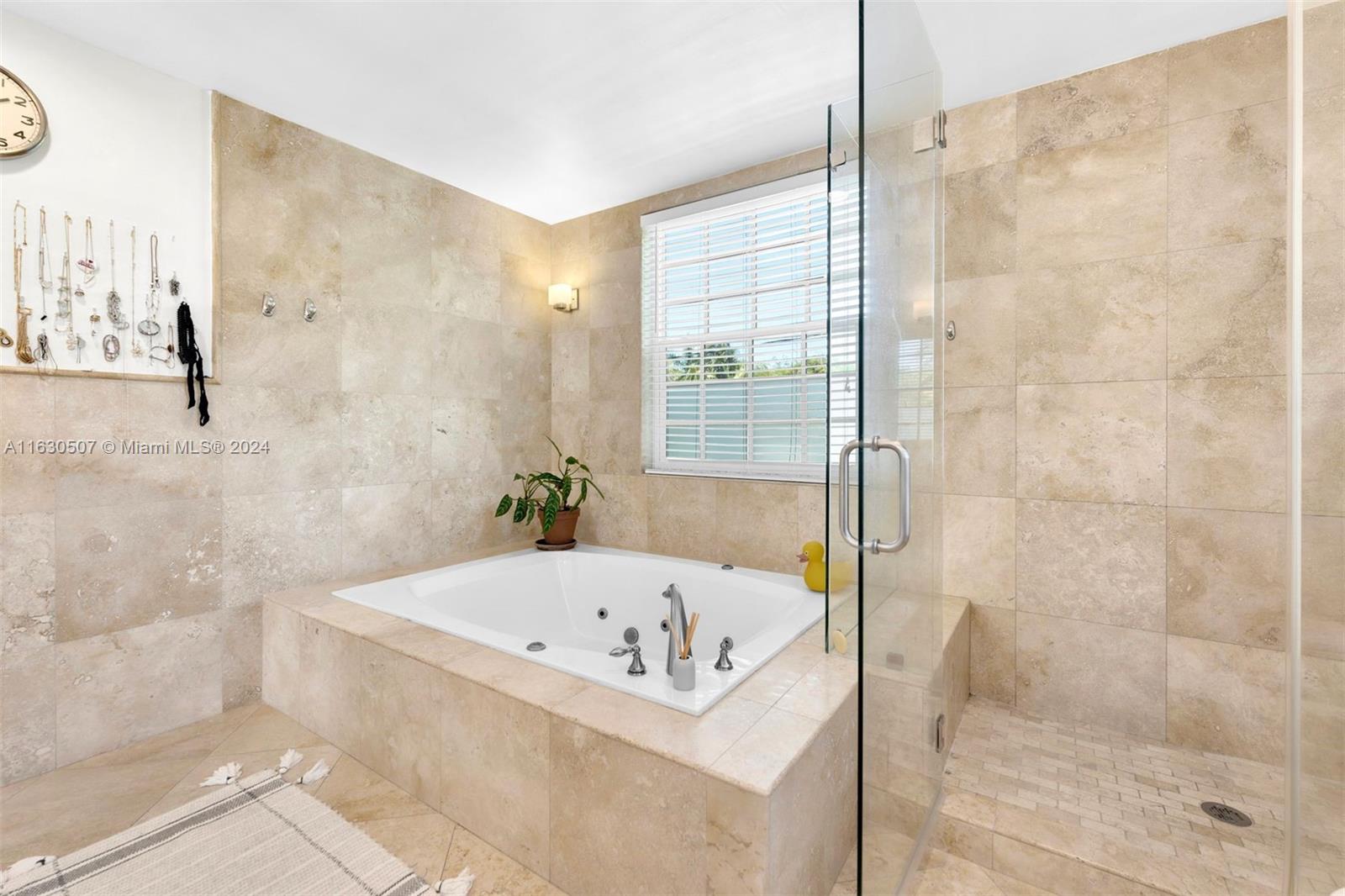 111 Edgewater Dr # 2A