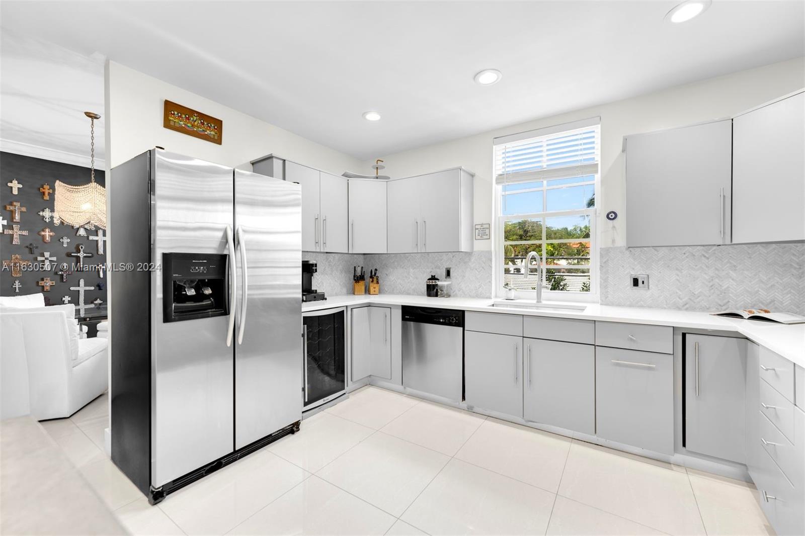 111 Edgewater Dr # 2A
