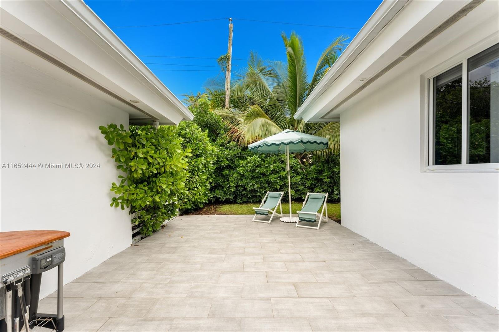 547 Giralda Ave