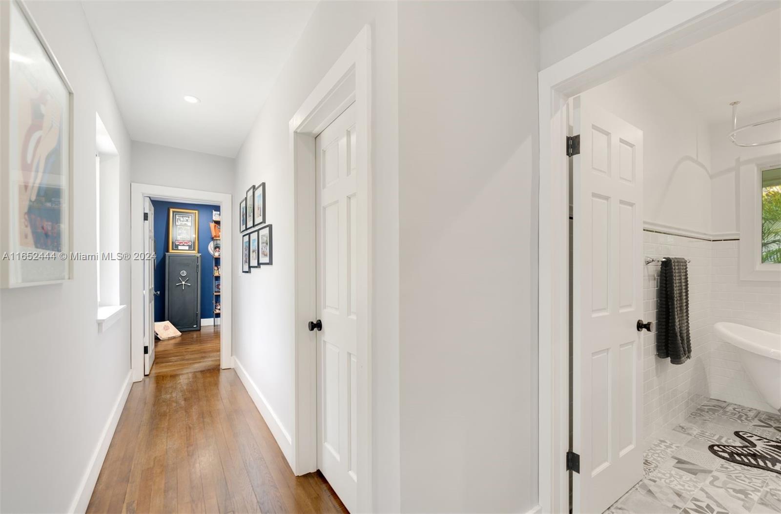 547 Giralda Ave