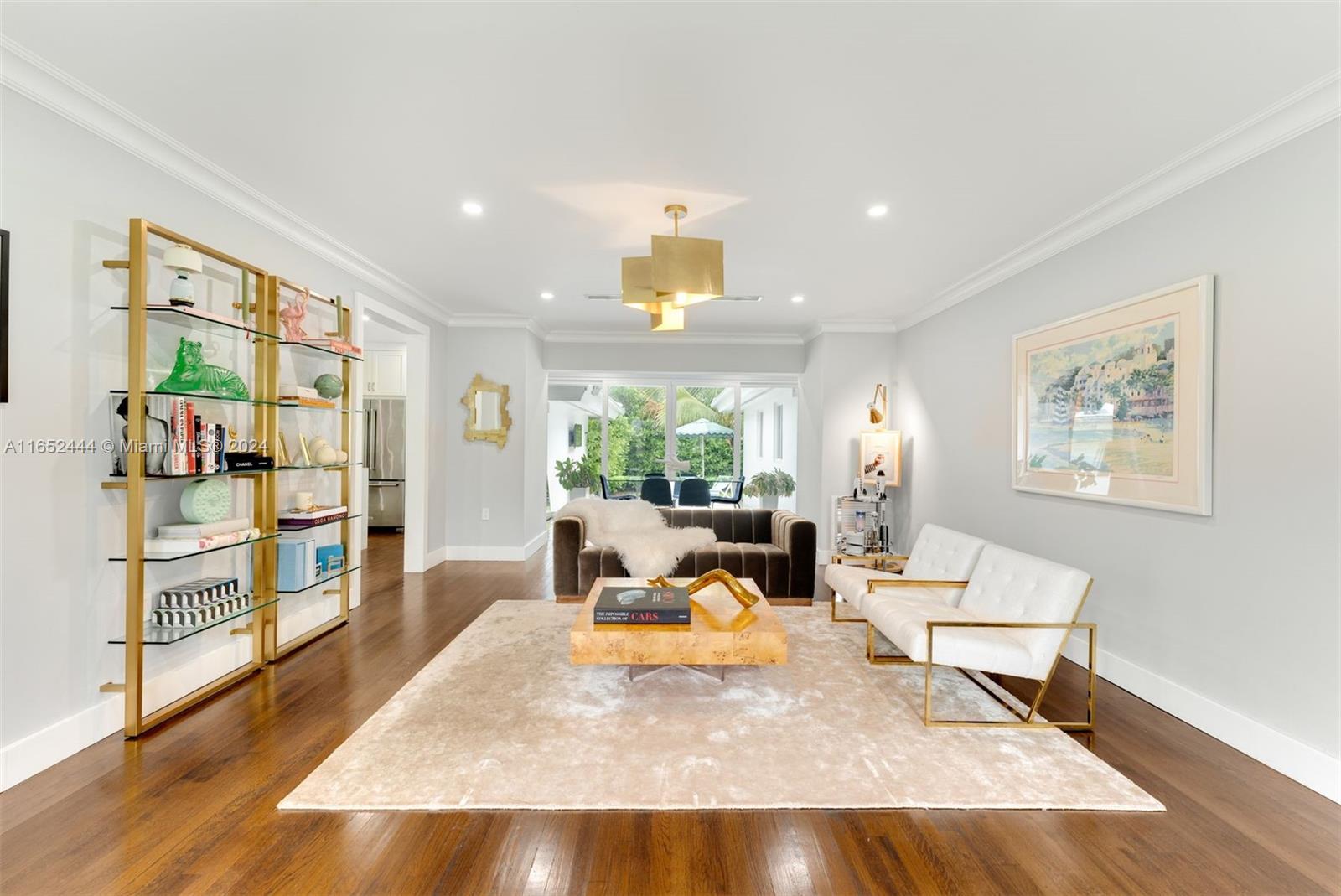 547 Giralda Ave