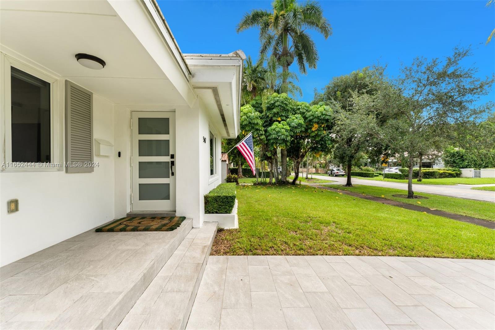 547 Giralda Ave