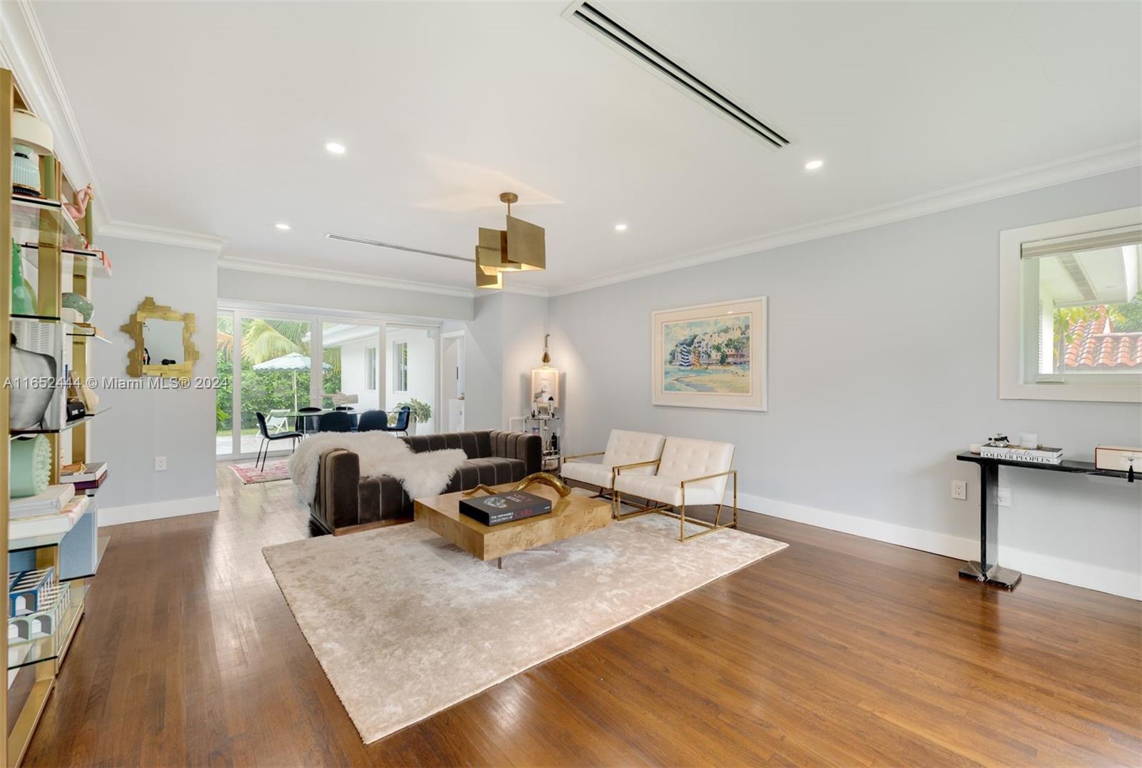 547 Giralda Ave