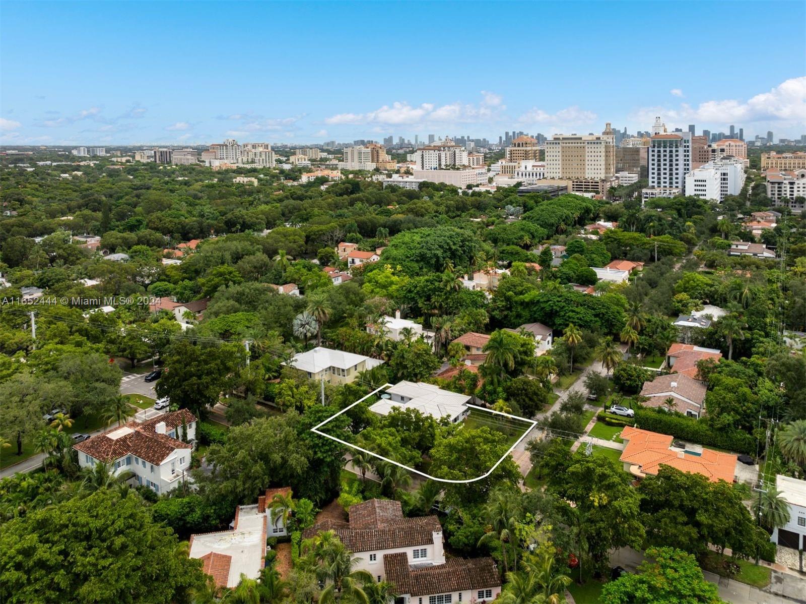 547 Giralda Ave