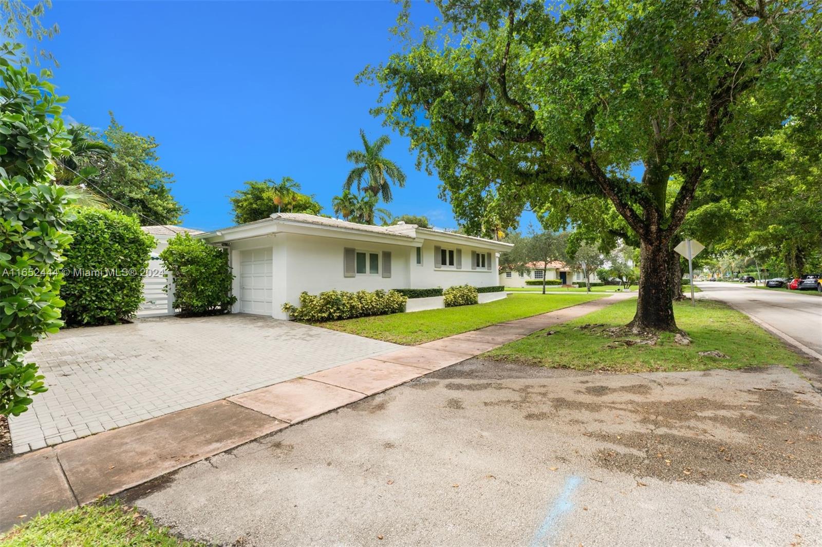 547 Giralda Ave