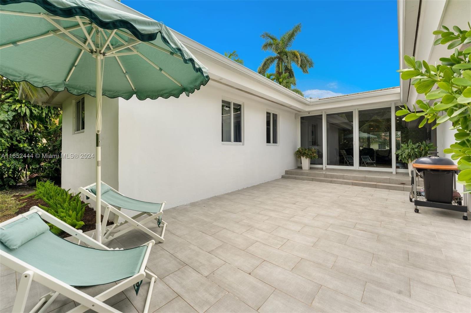 547 Giralda Ave