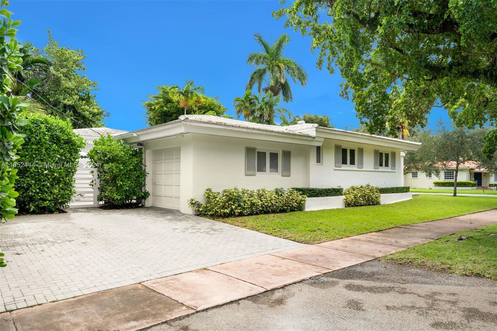 547 Giralda Ave