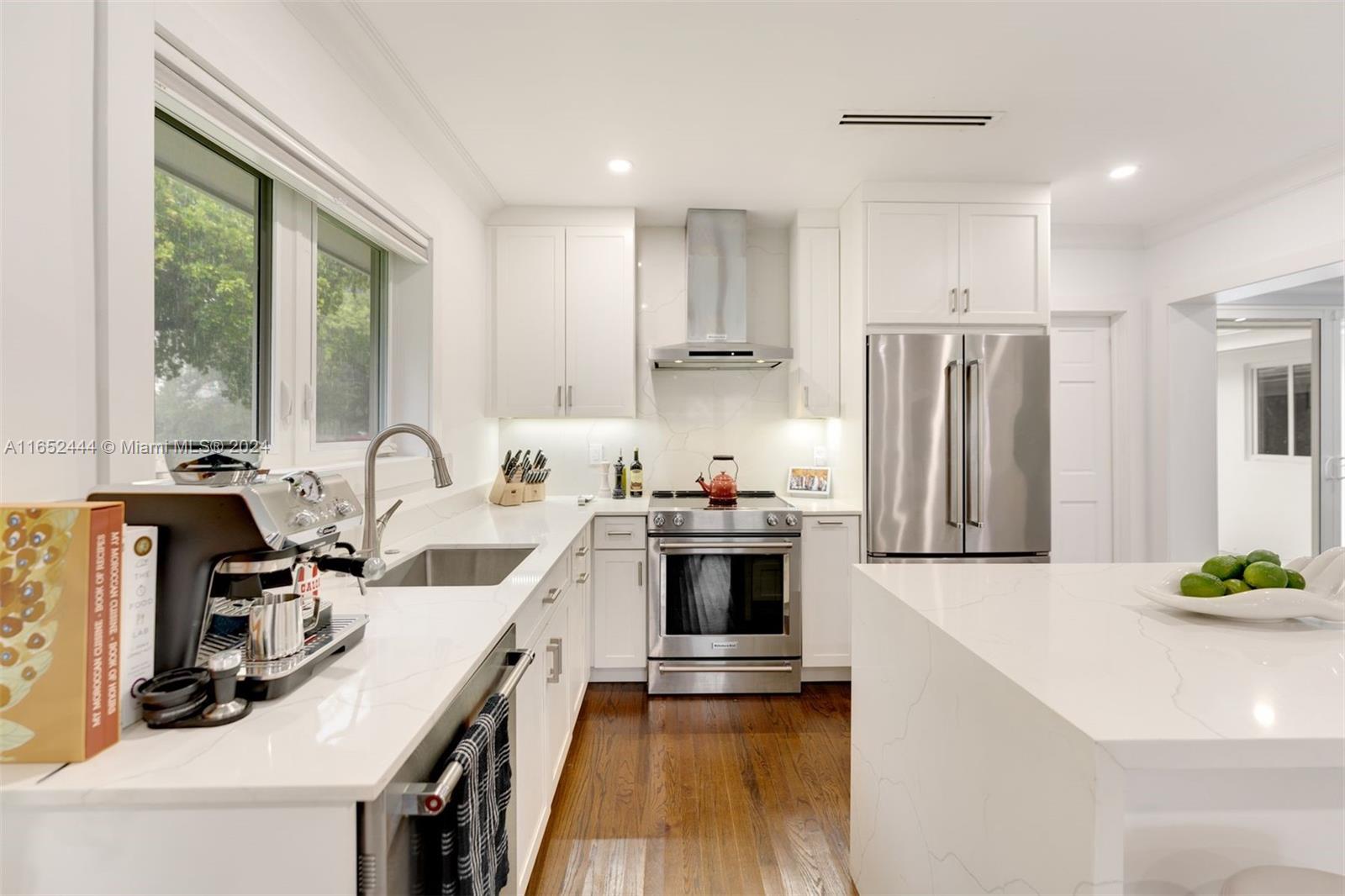547 Giralda Ave