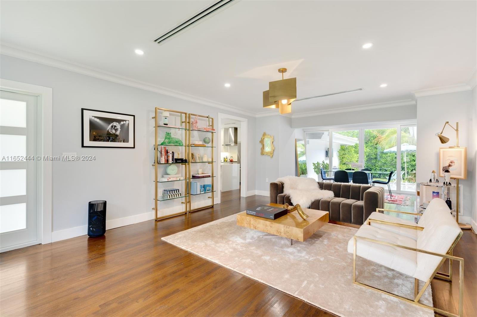 547 Giralda Ave