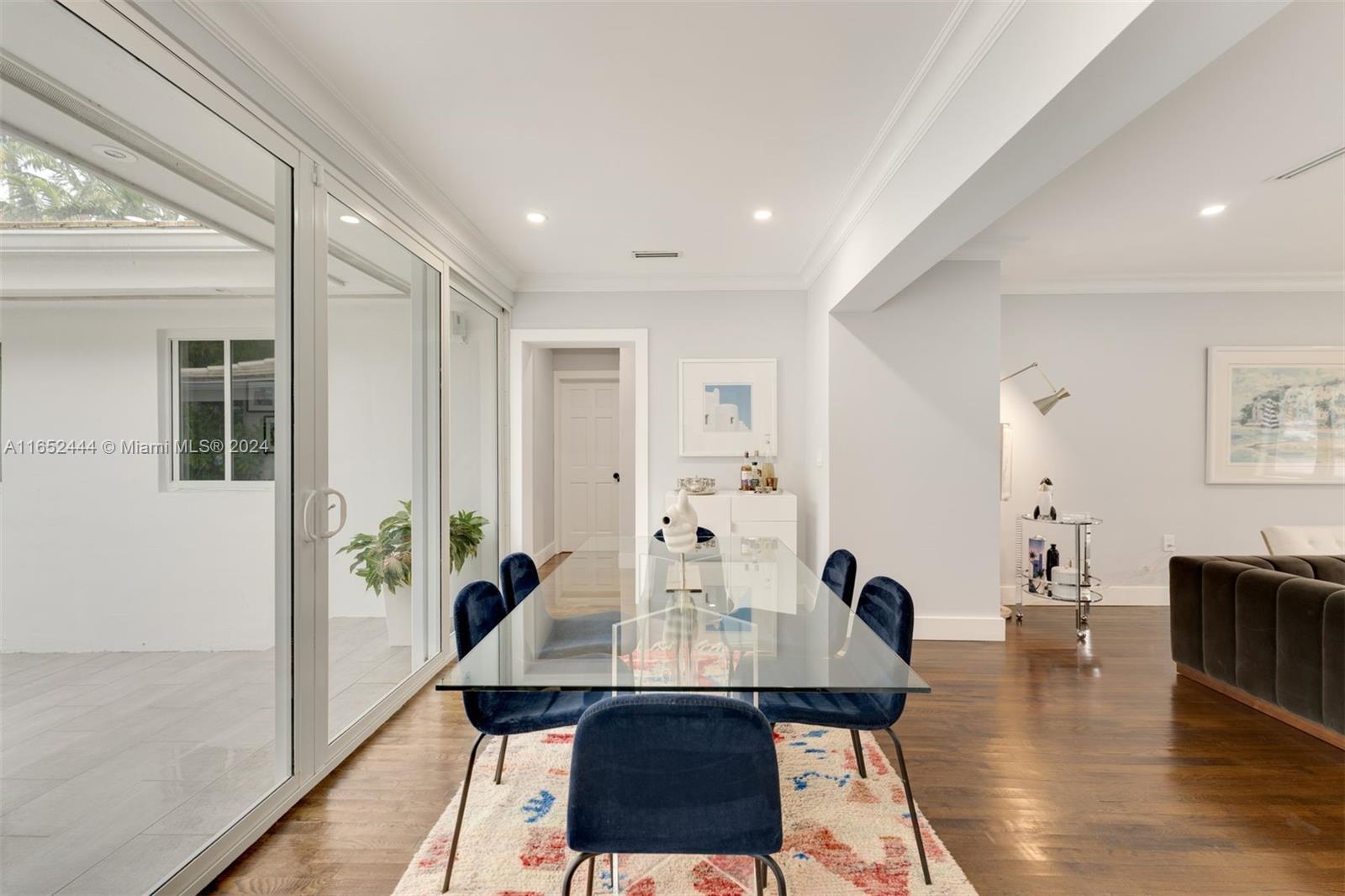547 Giralda Ave