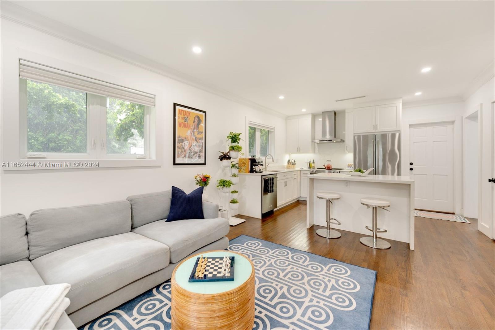 547 Giralda Ave