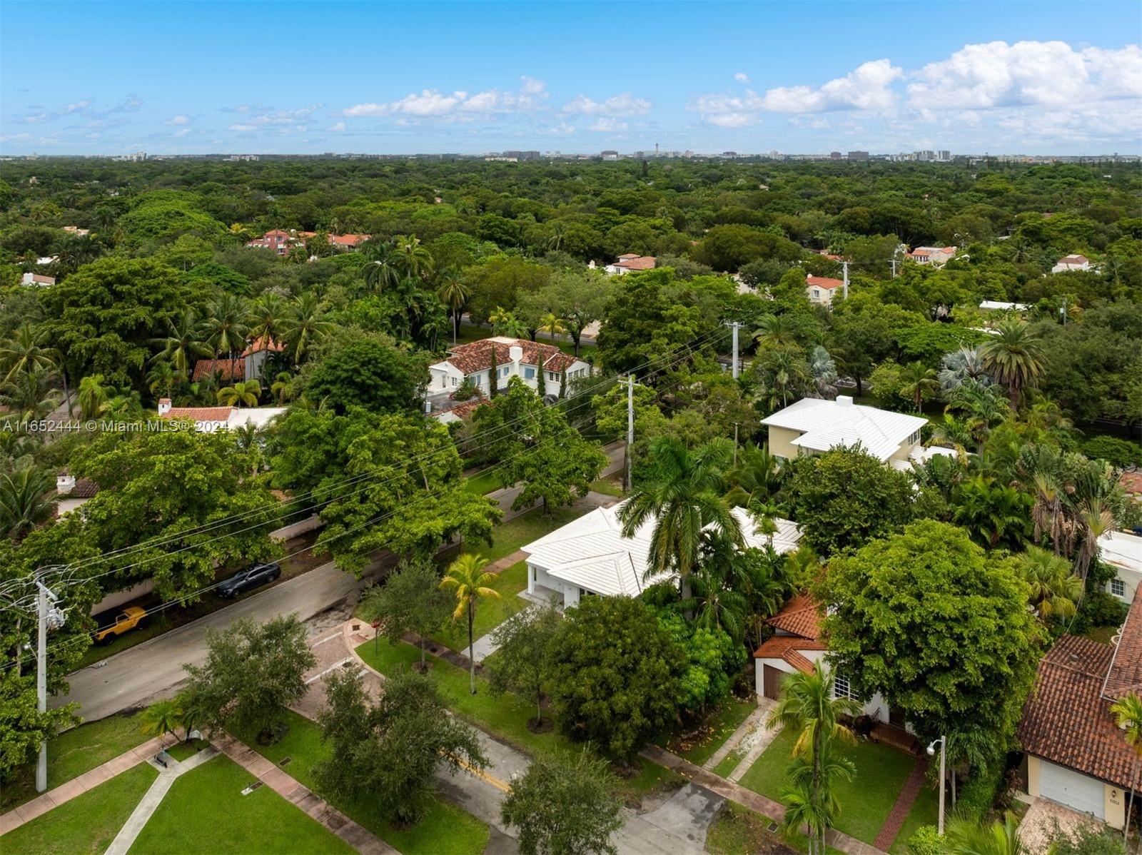 547 Giralda Ave