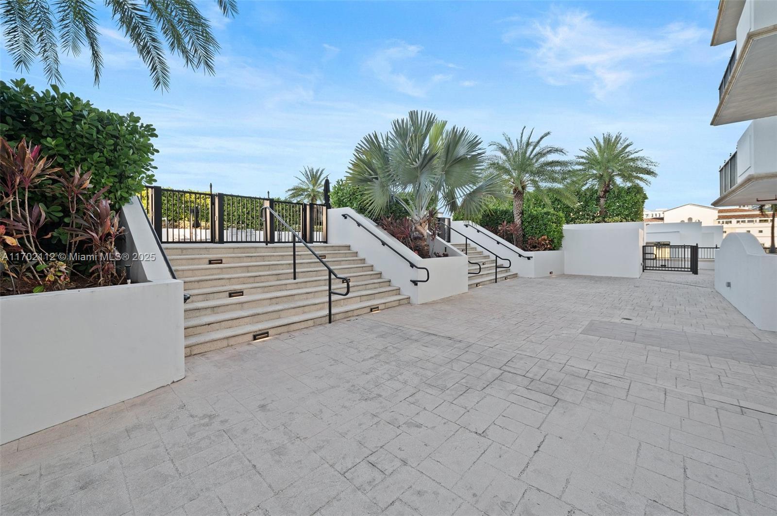 4100 Salzedo St # 816