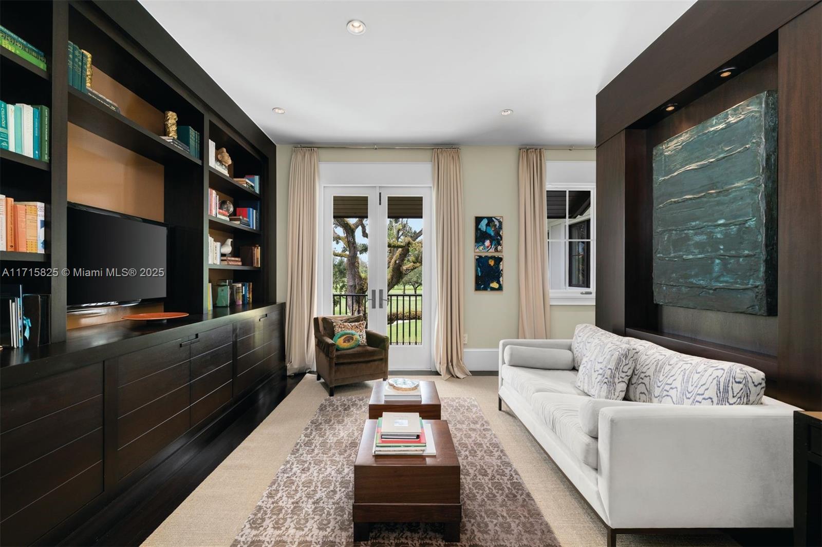 1221 Mariola Ct