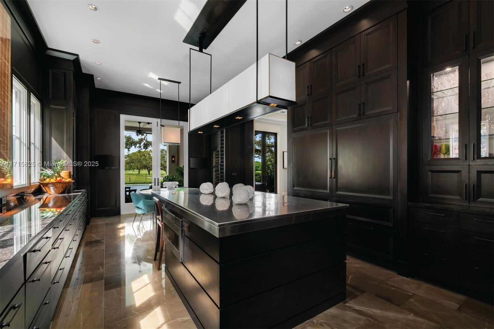 1221 Mariola Ct