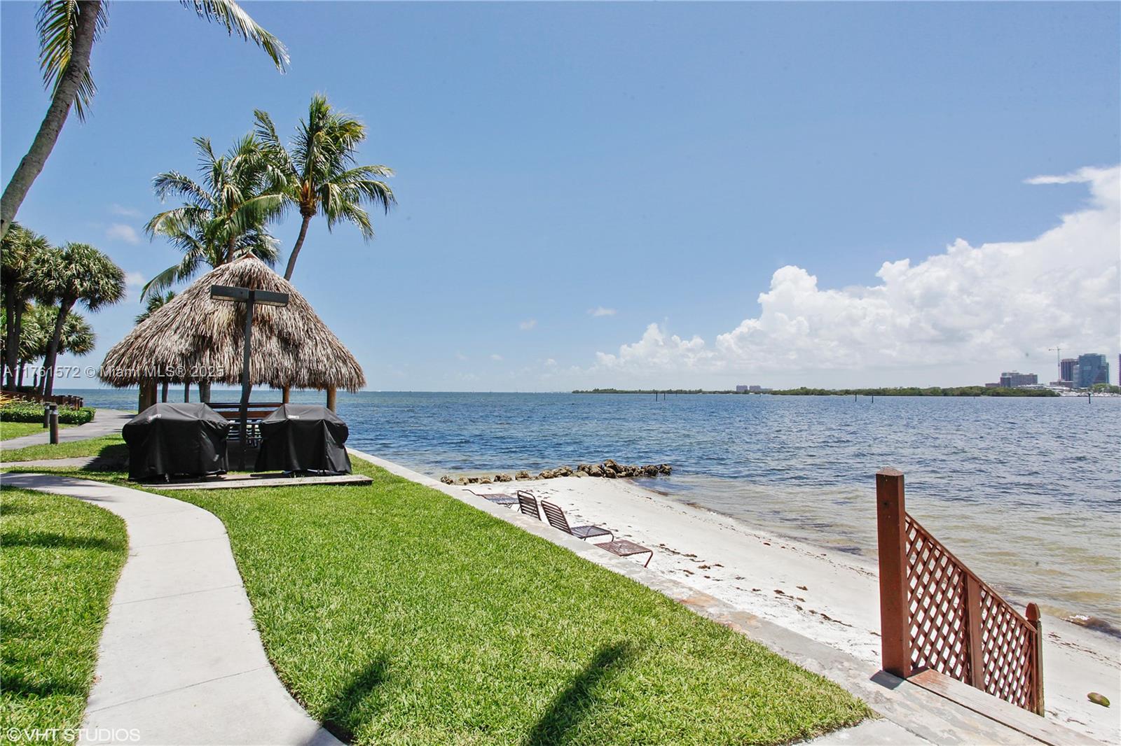 2 Grove Isle Dr # B502