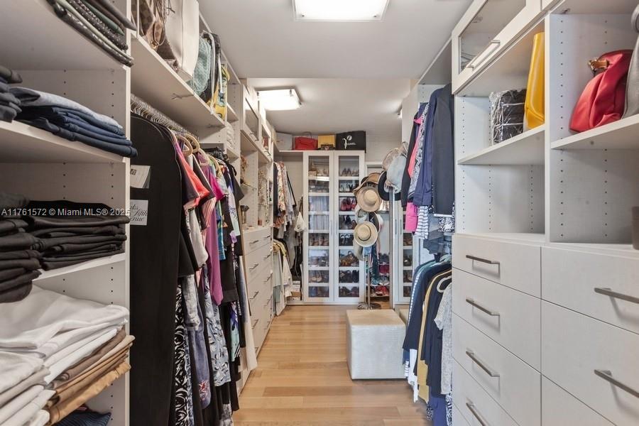 2 Grove Isle Dr # B502