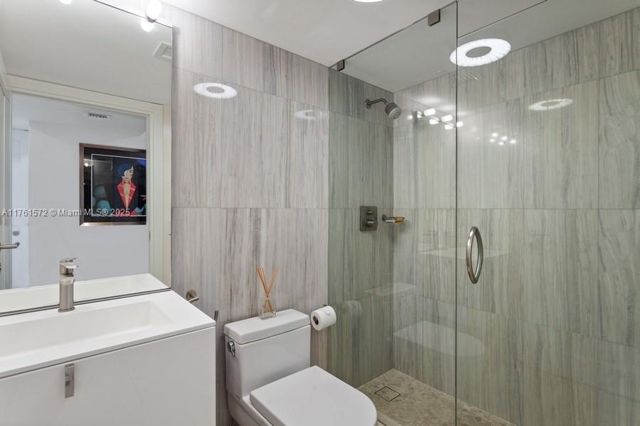 2 Grove Isle Dr # B502