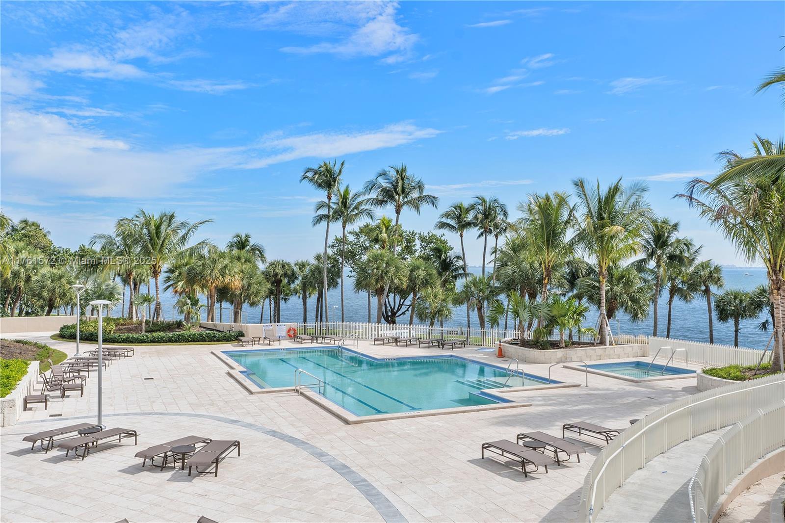 2 Grove Isle Dr # B502