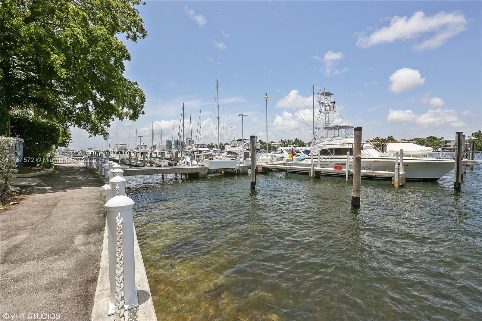 2 Grove Isle Dr # B502