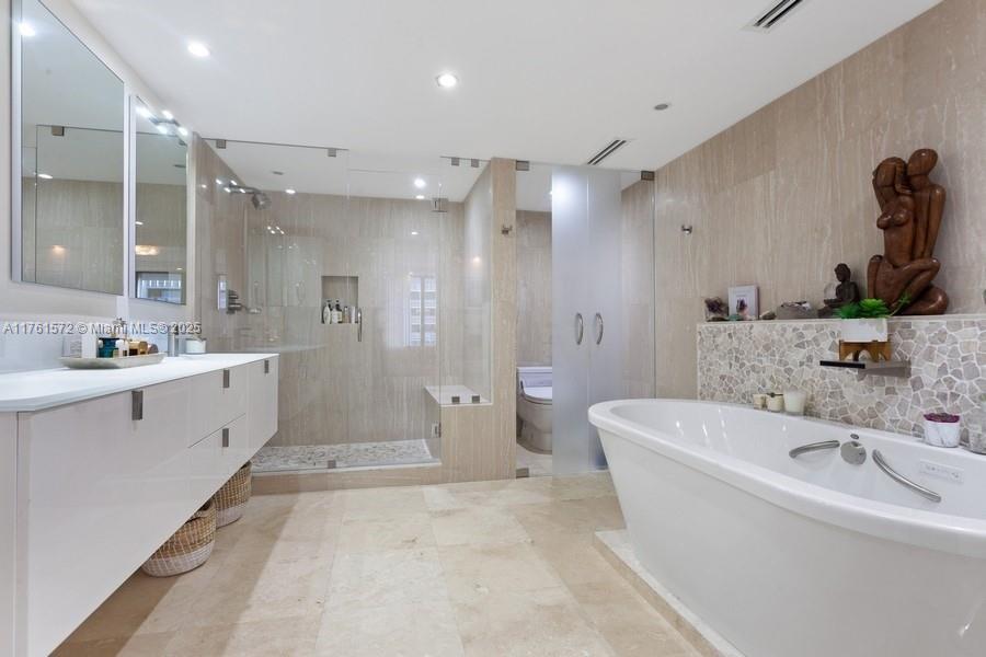 2 Grove Isle Dr # B502