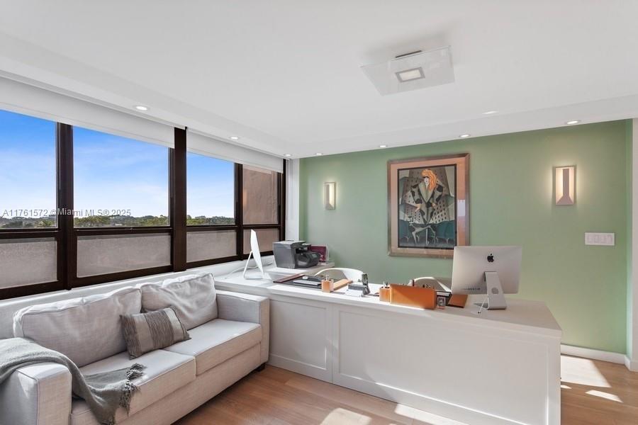 2 Grove Isle Dr # B502