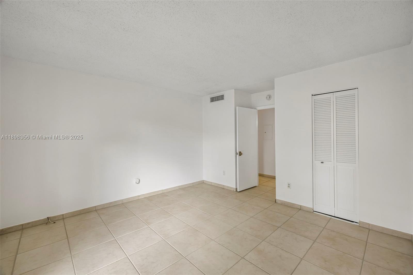 10780 N Kendall Dr # E11, Miami Unit: E11