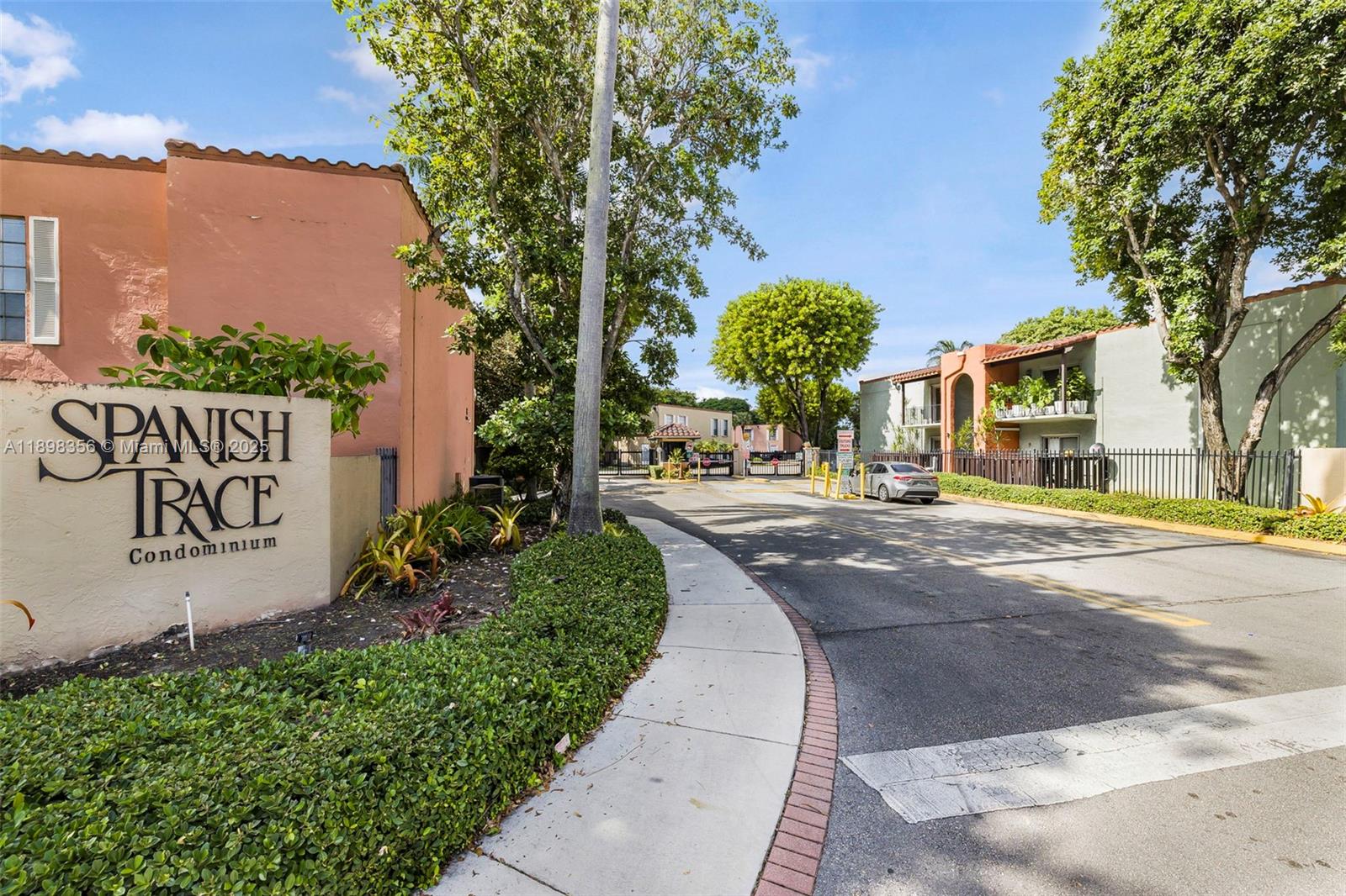 10780 N Kendall Dr # E11, Miami Unit: E11